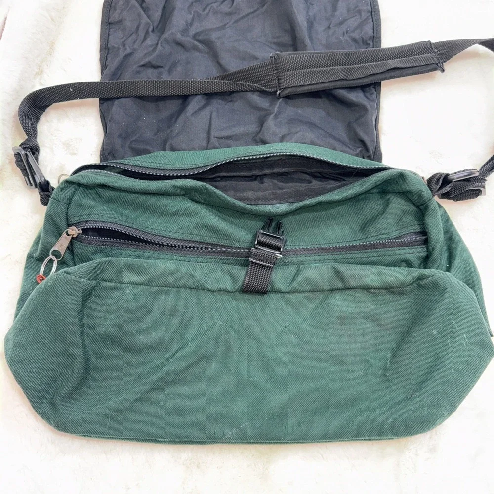 Vintage Jansport USA Green Floral Tapestry Suede Leather Book Messenger Bag